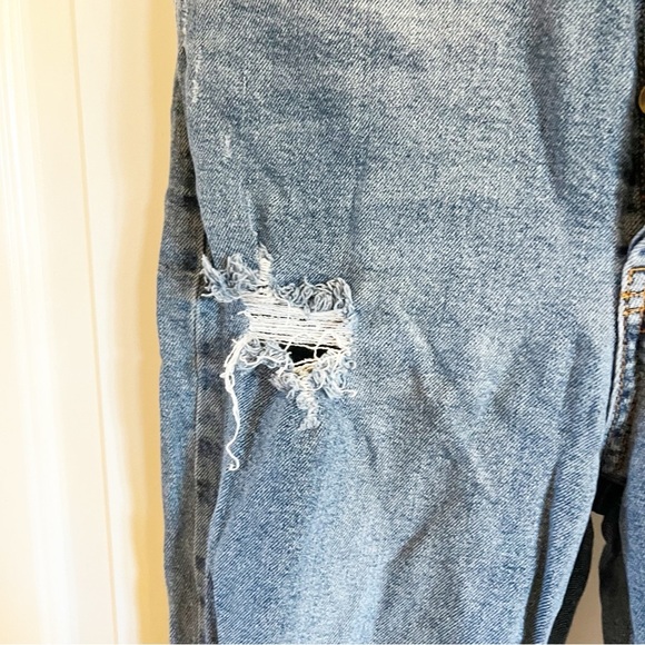 Women’s Wild Fable Distressed Jeans - Picture 4 of 9